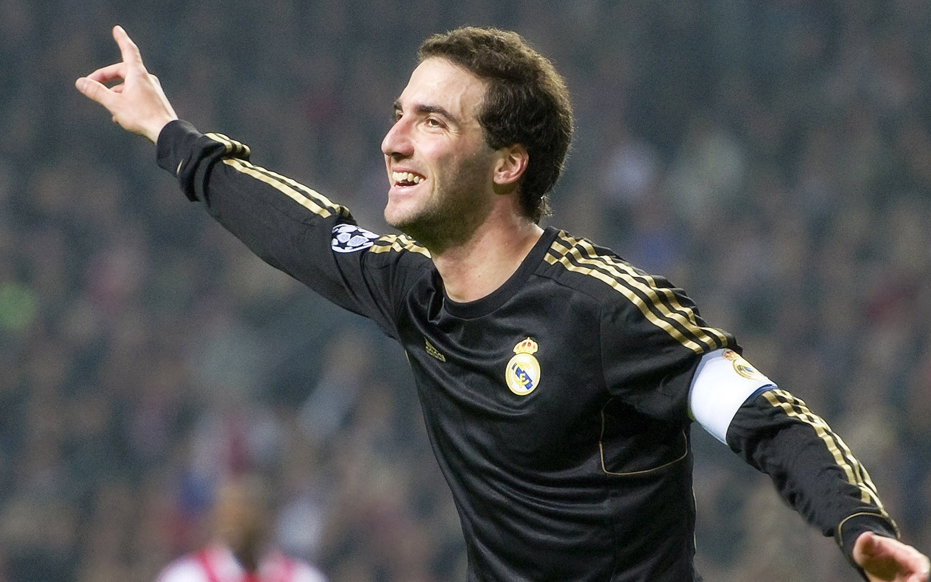 从库尔图瓦爆发到毕尔巴鄂横扫冰岛，足球世界中的唯一性瞬间