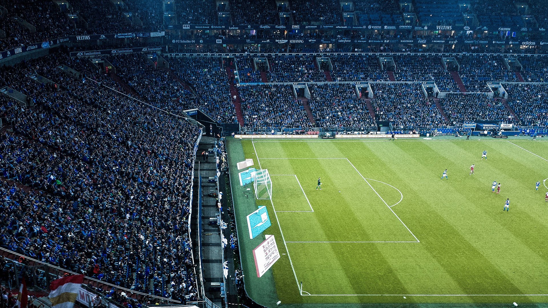 F1新赛季揭幕战引爆全球，洪都拉斯足球队横扫沙特成焦点插曲