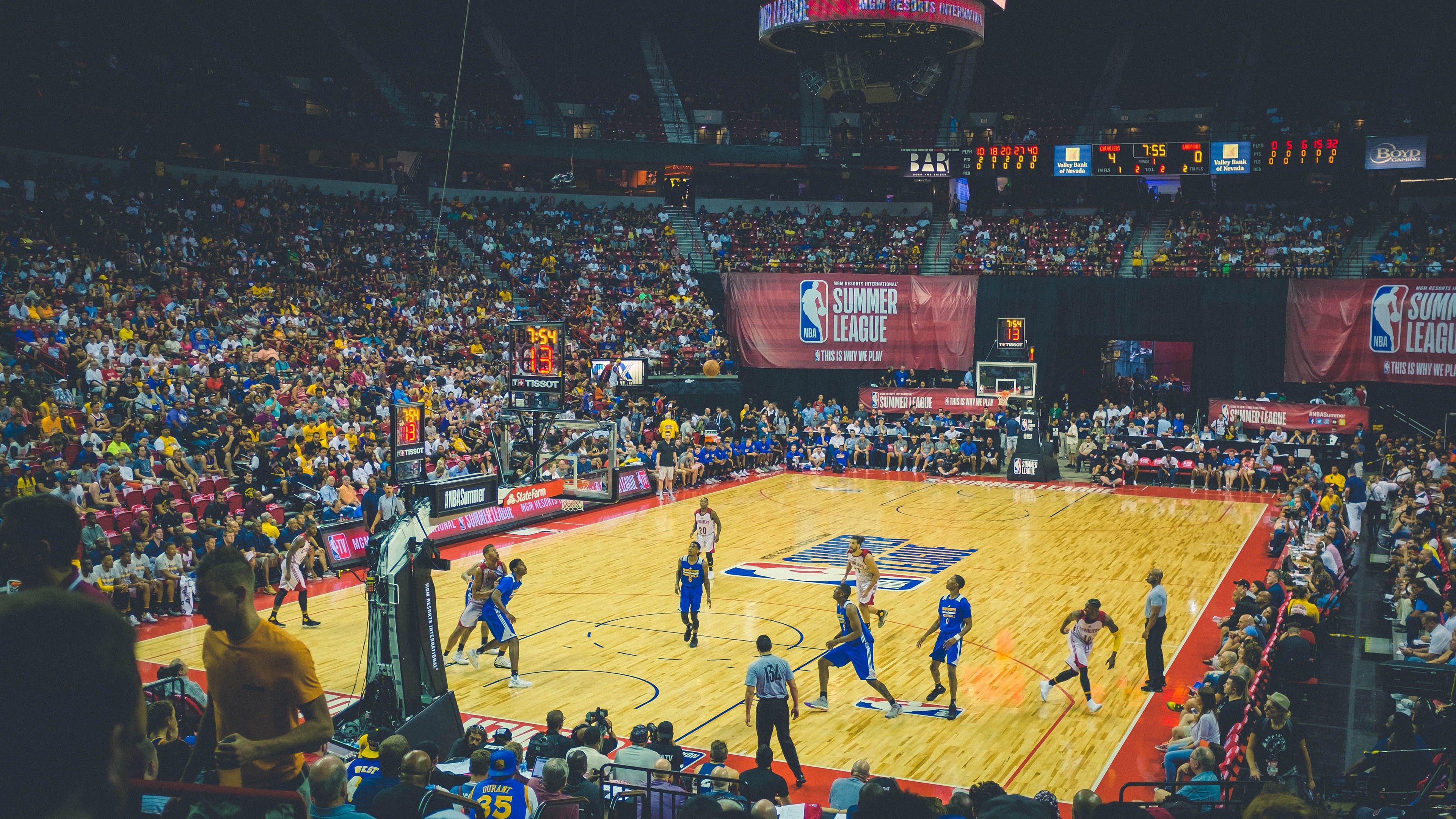 印尼队险胜马来西亚队，郑思维惊艳四座，羽坛新格局初现